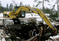 Moorbagger bei der Arbeit